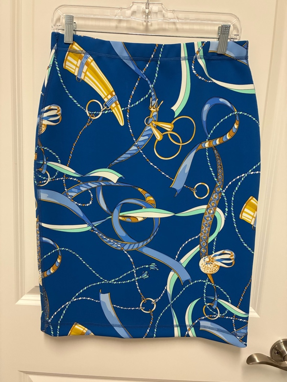 J. McLaughlin Thalia skirt in "Sinclair Penscript" design. Catalina Cloth Size S